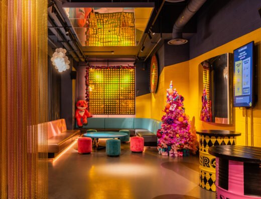 Holy Duck Lounge