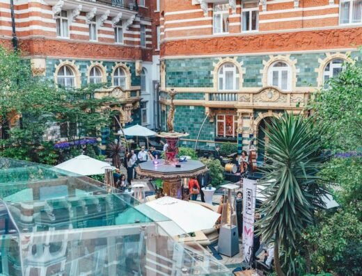 St James Courtyard
